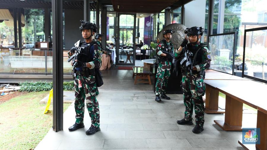 Pengamanan Konferensi Tingkat Tinggi (KTT) ke-43 Perhimpunan Bangsa-Bangsa Asia Tenggara (ASEAN). (CNBC Indonesia/Tri Susilo)