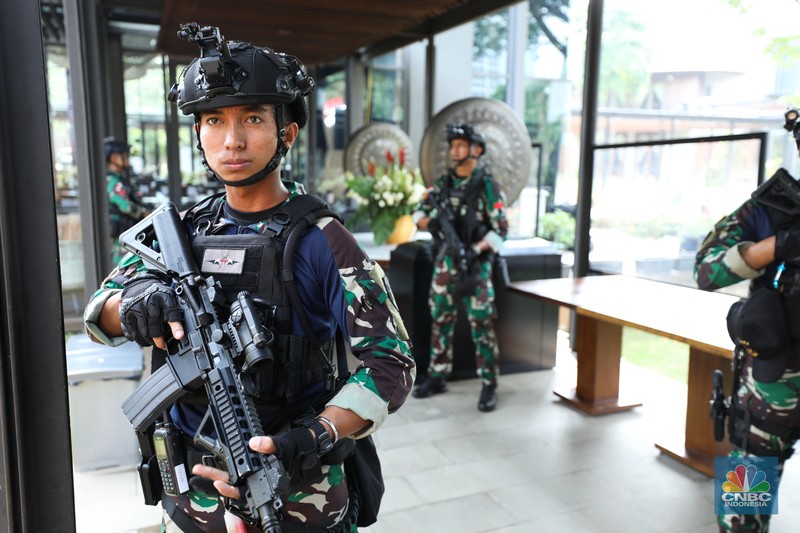 Pengamanan Konferensi Tingkat Tinggi (KTT) ke-43 Perhimpunan Bangsa-Bangsa Asia Tenggara (ASEAN). (CNBC Indonesia/Tri Susilo)