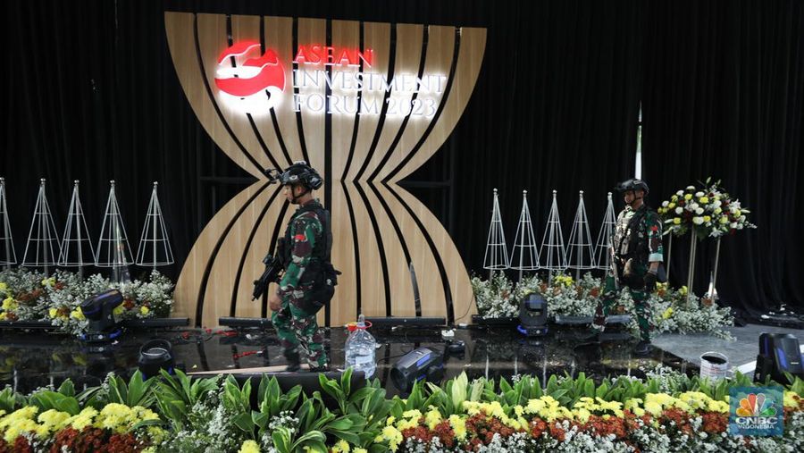 Pengamanan Konferensi Tingkat Tinggi (KTT) ke-43 Perhimpunan Bangsa-Bangsa Asia Tenggara (ASEAN). (CNBC Indonesia/Tri Susilo)