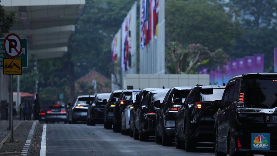 Pasukan khusus pengamanan Presiden (Paspampres) melakukan gladi bersih jelang dimulainya KTT ASEAN di Jakarta Convention Center (JCC) Senayan, Jakarta, Minggu (3/9/2023). (վ/Tri Susilo)