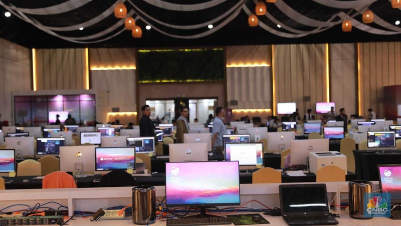 Menteri Komunikasi dan Informatika (Menkominfo) Budi Arie Setiadi saat peresmian Ruang Media, di Hall B JCC, Senayan, Jakarta, Senin (4/9/2023). (CNBC Indonesia/Tri Susilo)