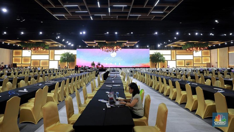 Menteri Komunikasi dan Informatika (Menkominfo) Budi Arie Setiadi saat peresmian Ruang Media, di Hall B JCC, Senayan, Jakarta, Senin (4/9/2023). (CNBC Indonesia/Tri Susilo)