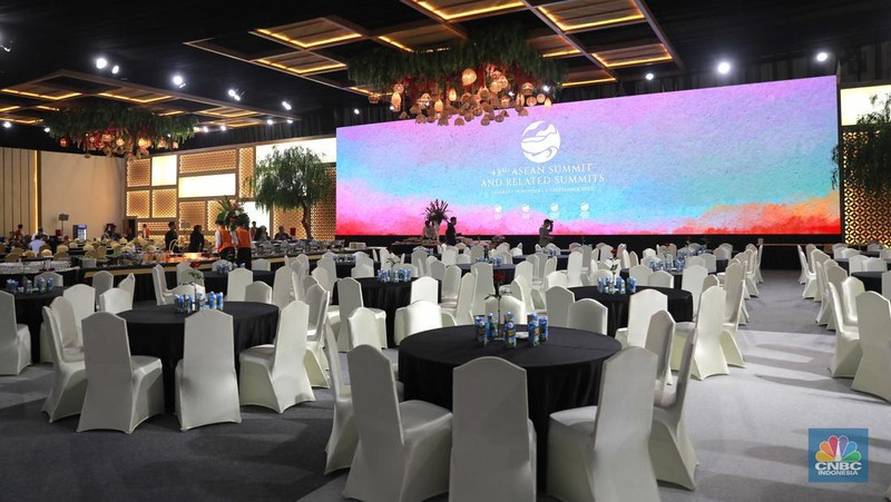 Suasana ruangan media center Konferensi Tingkat Tinggi ke-43 ASEAN 2023 di Jakarta Convention Center, Senayan, Minggu (2/9/2023). (CNBC Indonesia/Muhammad Sabki)