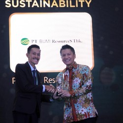 Komitmen Jalankan Prinsip ESG, BUMI Raih Penghargaan Ini