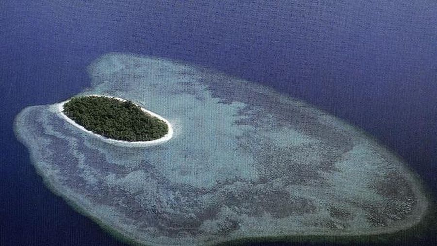 Foto udara menunjukkan Pulau Sipadan atau Ligitan. (AFP/LAURENT FIEVET)