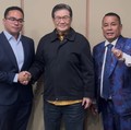 Hotman Paris Pakai Sepatu Lebih Mahal dari Prajogo Pangestu