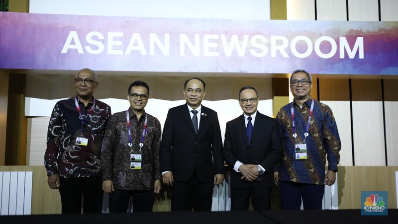 Menteri Komunikasi dan Informatika (Menkominfo) Budi Arie Setiadi saat peresmian Ruang Media, di Hall B JCC, Senayan, Jakarta, Senin (4/9/2023). (CNBC Indonesia/Tri Susilo)
