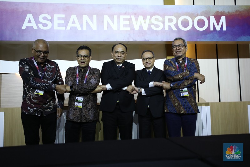 Menteri Komunikasi dan Informatika (Menkominfo) Budi Arie Setiadi saat peresmian Ruang Media, di Hall B JCC, Senayan, Jakarta, Senin (4/9/2023). (CNBC Indonesia/Tri Susilo)