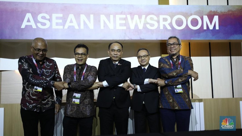 Menteri Komunikasi dan Informatika (Menkominfo) Budi Arie Setiadi saat peresmian Ruang Media, di Hall B JCC, Senayan, Jakarta, Senin (4/9/2023). (CNBC Indonesia/Tri Susilo)