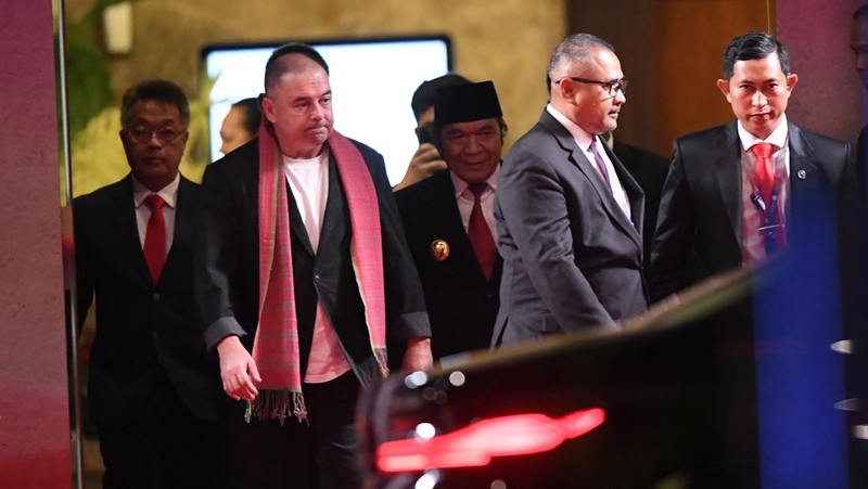 The plane escorting the Prime Minister of Malaysia Anwar Ibrahim arrives at the VVIP Terminal of Soekarno Hatta Airport, Banten, Monday (4/9/2023). Media Center of ASEAN Summit 2023/Raisan Al Farisi/aww/ratih. *** Local Caption *** Pesawat yang membawa Perdana Menteri Malaysia Anwar Ibrahim tiba di Terminal VVIP Bandara Soekarno Hatta, Banten, Senin (4/9/2023). Media Center KTT ASEAN 2023/Raisan Al Farisi/aww.