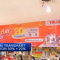 Pengunjung Ini Setia Intip Diskon di Transmart Full Day Sale