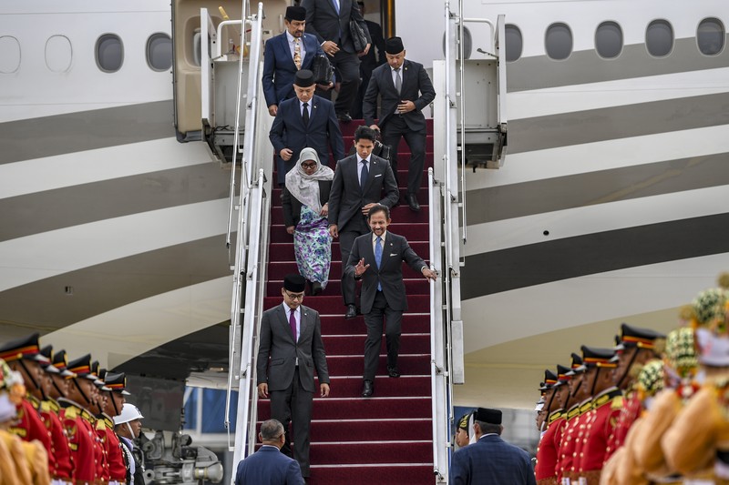Pesawat yang membawa Sultan Brunei Darussalam Hassanal Bolkiah tiba di Terminal VVIP Bandara Soekarno Hatta, Banten, Senin (4/9/2023). Pesawat yang membawa Sultan Brunei Darussalam Hassanal Bolkiah tiba di Terminal VVIP Bandara Soekarno Hatta, Banten, Senin (4/9/2023). Media Center KTT ASEAN 2023/Raisan Al Farisi/aww.