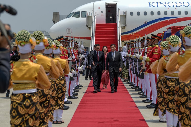 The Arrival of PM Malaysia Anwar Ibrahim The plane escorting the Prime Minister of Malaysia Anwar Ibrahim arrives at the VVIP Terminal of Soekarno Hatta Airport, Banten, Monday (4/9/2023). Media Center of ASEAN Summit 2023/Raisan Al Farisi/aww/ratih. *** Local Caption *** Pesawat yang membawa Perdana Menteri Malaysia Anwar Ibrahim tiba di Terminal VVIP Bandara Soekarno Hatta, Banten, Senin (4/9/2023). Media Center KTT ASEAN 2023/Raisan Al Farisi/aww.
