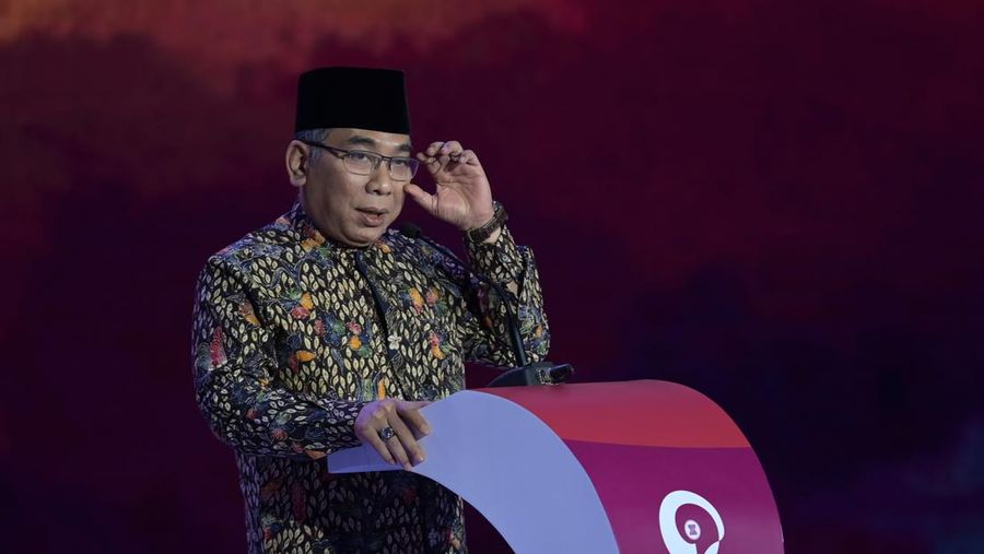 The General Chairman of the Central Board of Nahdlatul Ulama (PBNU) Yahya Cholil Staquf delivers his ideas during the seventh plenary on the second day of the ASEAN Business Investment Summit (ABIS) 2023 in Jakarta, Monday (4/9/2023). Media Center of The ASEAN Summit 2023/Zabur Karuru/foc/Int.  *** Local Caption *** Ketua Umum Pengurus Besar Nahdlatul Ulama (PBNU) Yahya Cholil Staquf menyampaikan gagasannya saat pleno ketujuh pada hari kedua ASEAN Business Investment Summit (ABIS) 2023 di Jakarta, Senin (4/9/2023). Media Center KTT ASEAN 2023/Zabur Karuru/foc.