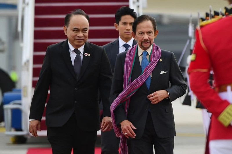 Pesawat yang membawa Sultan Brunei Darussalam Hassanal Bolkiah tiba di Terminal VVIP Bandara Soekarno Hatta, Banten, Senin (4/9/2023). Pesawat yang membawa Sultan Brunei Darussalam Hassanal Bolkiah tiba di Terminal VVIP Bandara Soekarno Hatta, Banten, Senin (4/9/2023). Media Center KTT ASEAN 2023/Raisan Al Farisi/aww.