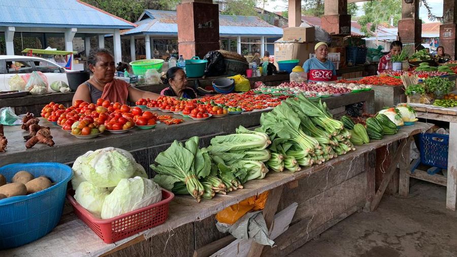 Pasar Larat Kabupaten Kepulauan Tanimbar, Maluku.(CNBC Indonesia/Maikel Jefriando)