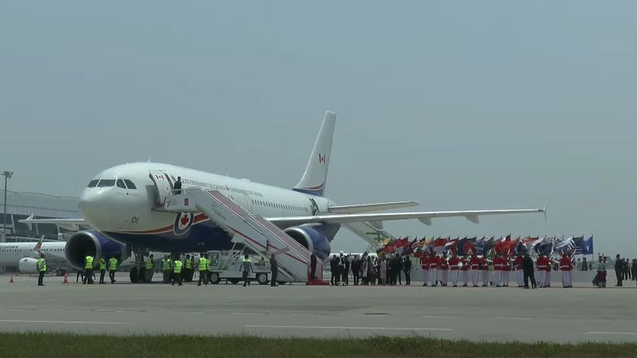 Perdana Menteri Kanada Justin Trudeau tiba di Jakarta, Selasa (5/9/2023) pukul 11.35 WIB di Bandara Internasional Soekarno-Hatta dalam rangka menghadiri KTT ke-43 ASEAN. (Tangkapan Layar Youtube Menkominfo)