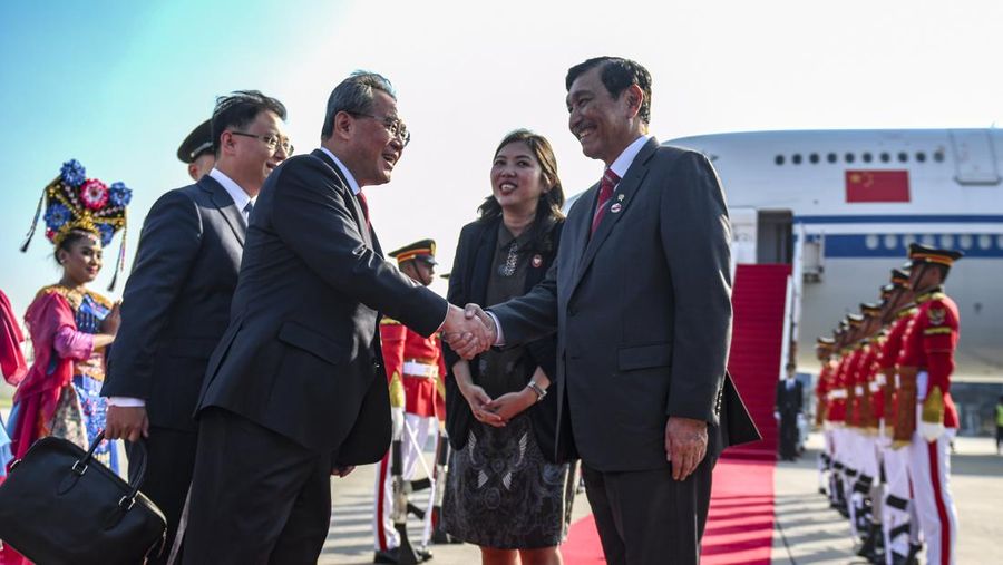 The Premier of The State Council China Li Qiang (left) shakes hands with Coordinating Minister for Maritime Affairs and Investment Luhut Binsar Pandjaitan (right) upon arrival at the VVIP Gate Soekarno Hatta Airport, Tangerang, Banten, Tuesday (5/9/2023). Media Center of The ASEAN Summit 2023/Muhammad Adimaja/pras/mifta. *** Local Caption *** Premier of The State Council China Li Qiang (kiri) berjabat tangan dengan Menko Marves Luhut Binsar Pandjaitan (kanan) setibanya di Terminal VVIP Bandara Soekarno-Hatta, Tangerang, Banten, Selasa (5/9/2023). Media Center KTT ASEAN 2023/Muhammad Adimaja/pras.