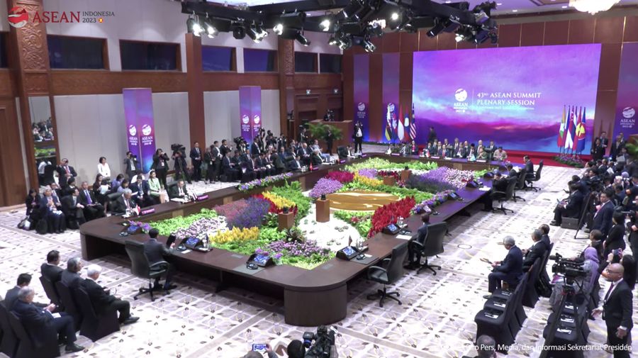 Presiden Joko Widodo saat membuka Konferensi Tingkat Tinggi ke-43 ASEAN di Jakarta Convention Center, Selasa (5/9/2023). (Tangkapan Layar Youtube Sekretariat Presiden)