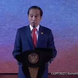 Jokowi: Ekonomi Dunia Melemah, Tapi ASEAN Tangguh dan Tumbuh