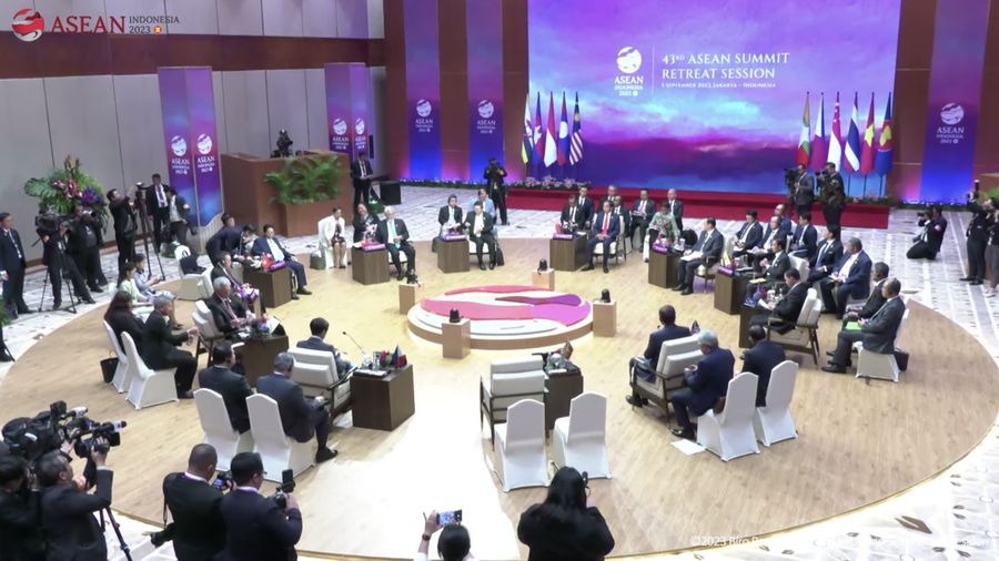 Presiden Joko Widodo dalam Sesi Retreat KTT ke-43 ASEAN, Jakarta, 5 September 2023. (Tangkapan Layar Youtube Sekretariat Presiden)
