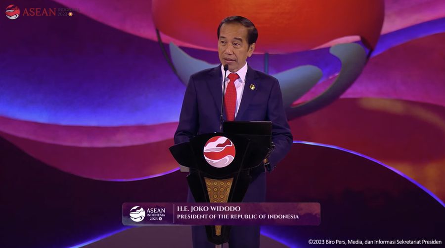 Presiden Joko Widodo saat memberikan sambutan dalam Opening of the 43rd ASEAN Summit. (Tangkapan Layar Yotuube Sekretariat Presiden)