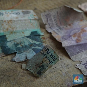 Rupiah Busuk di Pulau Terpencil RI: Lusuh, Sobek, Hancur