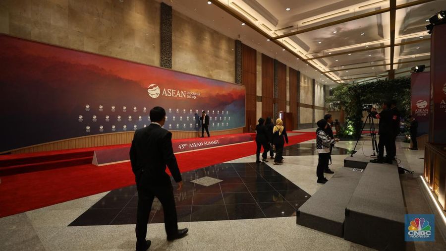 Suasana jelang KTT ASEAN di Jakarta Convention Center (JCC), Jakarta, Selasa (5/9/2023). (CNBC Indonesia/Tri Susilo)
