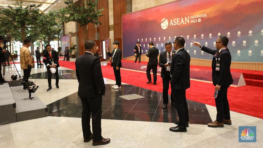 Suasana jelang KTT ASEAN di Jakarta Convention Center (JCC), Jakarta, Selasa (5/9/2023). (CNBC Indonesia/Tri Susilo)