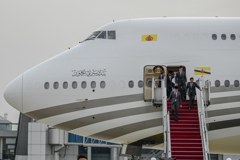 Pesawat yang membawa Sultan Brunei Darussalam Hassanal Bolkiah tiba di Terminal VVIP Bandara Soekarno Hatta, Banten, Senin (4/9/2023). Pesawat yang membawa Sultan Brunei Darussalam Hassanal Bolkiah tiba di Terminal VVIP Bandara Soekarno Hatta, Banten, Senin (4/9/2023). Media Center KTT ASEAN 2023/Raisan Al Farisi/aww.