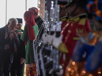 Momen Xanana Gusmao Cium Tangan Para Wanita di KTT ASEAN