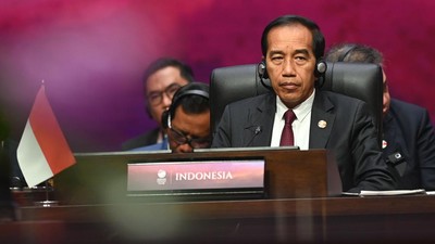 The President of Indonesia Joko Widodo attends the 26th ASEAN-China Summit of the 43rd ASEAN Summit 2023 at the Jakarta Convention Center, Wednesday (6/9/2023). Media Center of The ASEAN Summit 2023/M Agung Rajasa/pras/mifta.
 *** Local Caption *** Presiden Joko Widodo menghadiri KTT ke-26 ASEAN-China di Jakarta Convention Center, Jakarta, Rabu (6/9/2023). MEDIA CENTER KTT ASEAN 2023/M Agung Rajasa/pras.