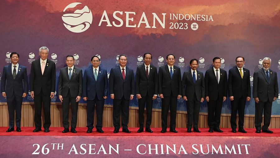 The President of Indonesia Joko Widodo attends the 26th ASEAN-China Summit of the 43rd ASEAN Summit 2023 at the Jakarta Convention Center, Wednesday (6/9/2023). Media Center of The ASEAN Summit 2023/M Agung Rajasa/pras/mifta.
 *** Local Caption *** Presiden Joko Widodo menghadiri KTT ke-26 ASEAN-China di Jakarta Convention Center, Jakarta, Rabu (6/9/2023). MEDIA CENTER KTT ASEAN 2023/M Agung Rajasa/pras.