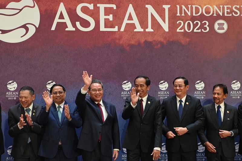26th ASEAN-CHINA Summit The President of Indonesia Joko Widodo attends the 26th ASEAN-China Summit of the 43rd ASEAN Summit 2023 at the Jakarta Convention Center, Wednesday (6/9/2023). Media Center of The ASEAN Summit 2023/M Agung Rajasa/pras/mifta.
*** Local Caption *** Presiden Joko Widodo menghadiri KTT ke-26 ASEAN-China di Jakarta Convention Center, Jakarta, Rabu (6/9/2023). MEDIA CENTER KTT ASEAN 2023/M Agung Rajasa/pras.