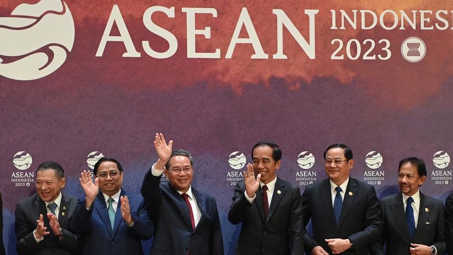 The President of Indonesia Joko Widodo attends the 26th ASEAN-China Summit of the 43rd ASEAN Summit 2023 at the Jakarta Convention Center, Wednesday (6/9/2023). Media Center of The ASEAN Summit 2023/M Agung Rajasa/pras/mifta.
 *** Local Caption *** Presiden Joko Widodo menghadiri KTT ke-26 ASEAN-China di Jakarta Convention Center, Jakarta, Rabu (6/9/2023). MEDIA CENTER KTT ASEAN 2023/M Agung Rajasa/pras.