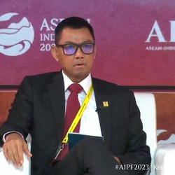 Bos PLN Ungkap RI Masuki Fase Kritis Transisi Energi