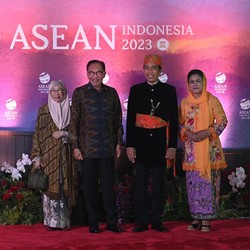 Tiru Aksi Jokowi, PM Malaysia Setop Ekspor Mineral Mentah Ini