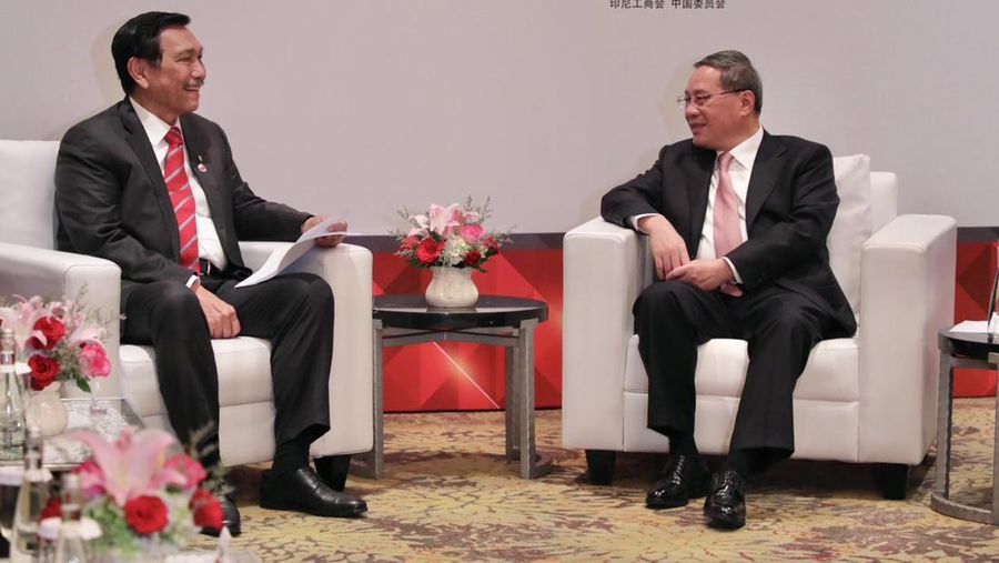Menteri Koordinator Bidang Kemaritiman dan Investasi (Menko Marves) Luhut Binsar Pandjaitan bertemu dengan Perdana Menteri (PM) Republik Rakyat China, Li Qiang dalam acara Indonesia - China Business Community Reception di Shangri La, Jakarta, Selasa (05/09/2023).