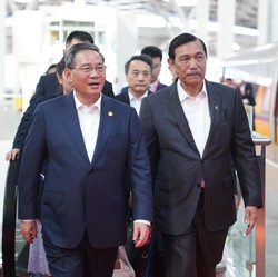Luhut Ungkap Raksasa EV China Segera Deal Investasi di RI