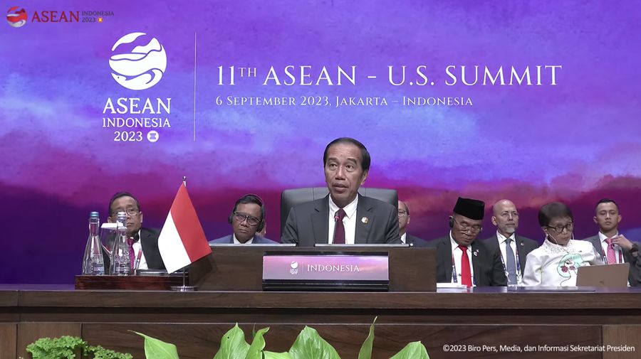 Presiden Joko Widodo bertemu dengan Wakil presiden AS Kamala Harris KTT ke-11 ASEAN-Amerika Serikat, Jakarta, 6 September 2023. (Tangkapan Layar Youtube Sekretariat Presiden)