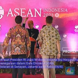 Reaksi Lucu Jokowi Saat Sambut Justin Trudeau