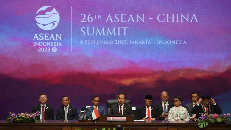 The President of Indonesia Joko Widodo attends the 26th ASEAN-China Summit of the 43rd ASEAN Summit 2023 at the Jakarta Convention Center, Wednesday (6/9/2023). Media Center of The ASEAN Summit 2023/M Agung Rajasa/pras/mifta.
 *** Local Caption *** Presiden Joko Widodo menghadiri KTT ke-26 ASEAN-China di Jakarta Convention Center, Jakarta, Rabu (6/9/2023). MEDIA CENTER KTT ASEAN 2023/M Agung Rajasa/pras.