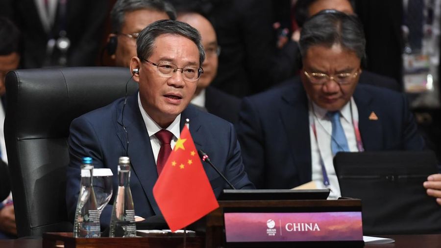 Premier of the Peoples Republic of China Li Qiang delivers his speech at The 26th ASEAN-China Summitat the Jakarta Convention Center, Jakarta, Wednesday (6/9/2023). Media Center of The ASEAN Summit 2023/Akbar Nugroho Gumay/foc/Int.
 *** Local Caption *** Premier of the Peoples Republic of China Li Qiang menyampaikan pandangannya dalam ASEAN-China Summit ke-26 di Jakarta, Rabu (6/9/2023). Media Center KTT ASEAN 2023/Akbar Nugroho Gumay/foc.