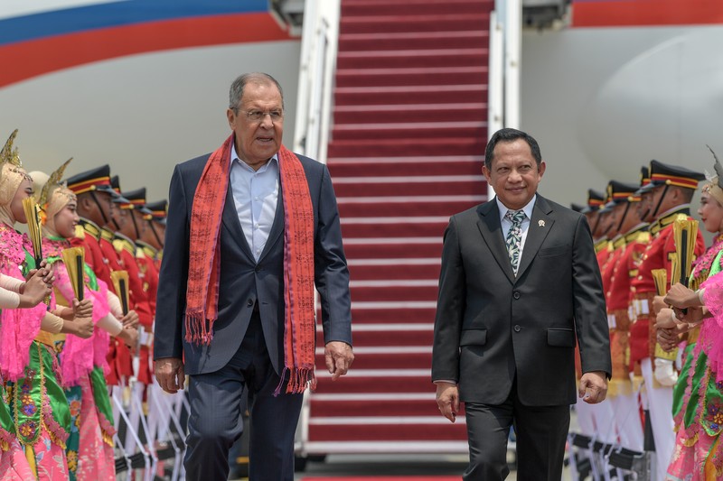 The Arrival of FM Russia Sergey Lavrov in Indonesia The aircraft carrying the Minister of Foreign Affairs Russia Sergey Lavrov arrives at the VVIP Gate Soekarno Hatta Airport, Banten, Wednesday (6/9/2023). Media Center of The ASEAN Summit 2023/Raisan Al Farisi/aww/mifta.
*** Local Caption *** Pesawat yang membawa Menteri Luar Negeri Rusia Sergey Lavrov tiba di Terminal VVIP Bandara Soekarno Hatta, Banten, Rabu (6/9/2023). Media Center KTT ASEAN 2023/Raisan Al Farisi/aww.