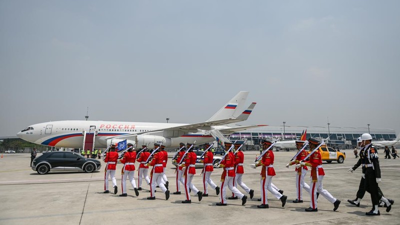 The aircraft carrying the Minister of Foreign Affairs Russia Sergey Lavrov arrives at the VVIP Gate Soekarno Hatta Airport, Banten, Wednesday (6/9/2023). Media Center of The ASEAN Summit 2023/Raisan Al Farisi/aww/mifta.

 *** Local Caption *** Pesawat yang membawa Menteri Luar Negeri Rusia Sergey Lavrov tiba di Terminal VVIP Bandara Soekarno Hatta, Banten, Rabu (6/9/2023). Media Center KTT ASEAN 2023/Raisan Al Farisi/aww.