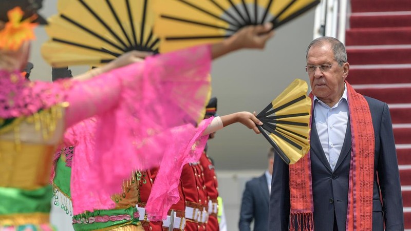 The aircraft carrying the Minister of Foreign Affairs Russia Sergey Lavrov arrives at the VVIP Gate Soekarno Hatta Airport, Banten, Wednesday (6/9/2023). Media Center of The ASEAN Summit 2023/Raisan Al Farisi/aww/mifta.

 *** Local Caption *** Pesawat yang membawa Menteri Luar Negeri Rusia Sergey Lavrov tiba di Terminal VVIP Bandara Soekarno Hatta, Banten, Rabu (6/9/2023). Media Center KTT ASEAN 2023/Raisan Al Farisi/aww.