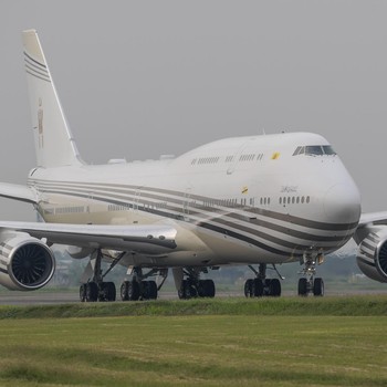 Potret Pesawat Kepala Negara ASEAN Parkir di Bandara Soetta