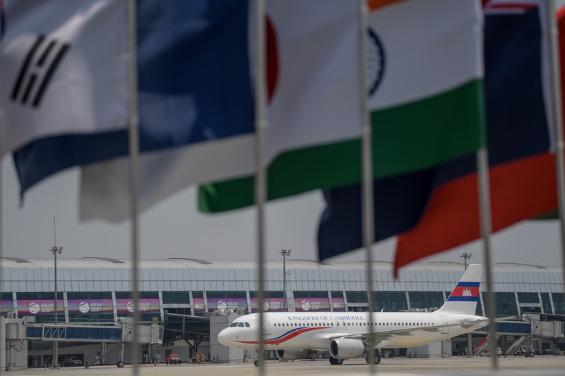The plane carrying Sultan Brunei Darussalam Hassanal Bolkiah arrived at the VVIP Gate of Soekarno Hatta Airport, Banten, Monday (4/9/2023). Media Center of The ASEAN Summit 2023/Raisan Al Farisi/aww/mifta. *** Local Caption *** Pesawat yang membawa Sultan Brunei Darussalam Hassanal Bolkiah tiba di Terminal VVIP Bandara Soekarno Hatta, Banten, Senin (4/9/2023). Media Center KTT ASEAN 2023/Raisan Al Farisi/aww.
