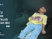Lemah tak Berdaya Hidup Anak Tukang Becak Alami Mikrosefalus