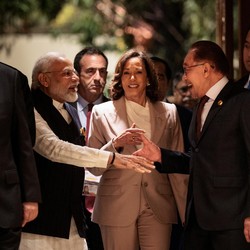 Kamala Harris Puji RI di Depan Jokowi, Sebut Hollywood Kalah